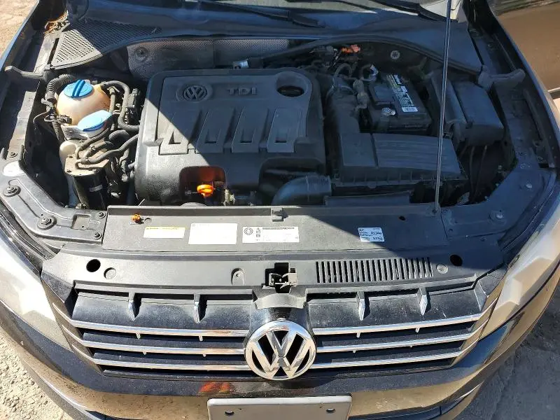 2013 VOLKSWAGEN PASSAT SEL  