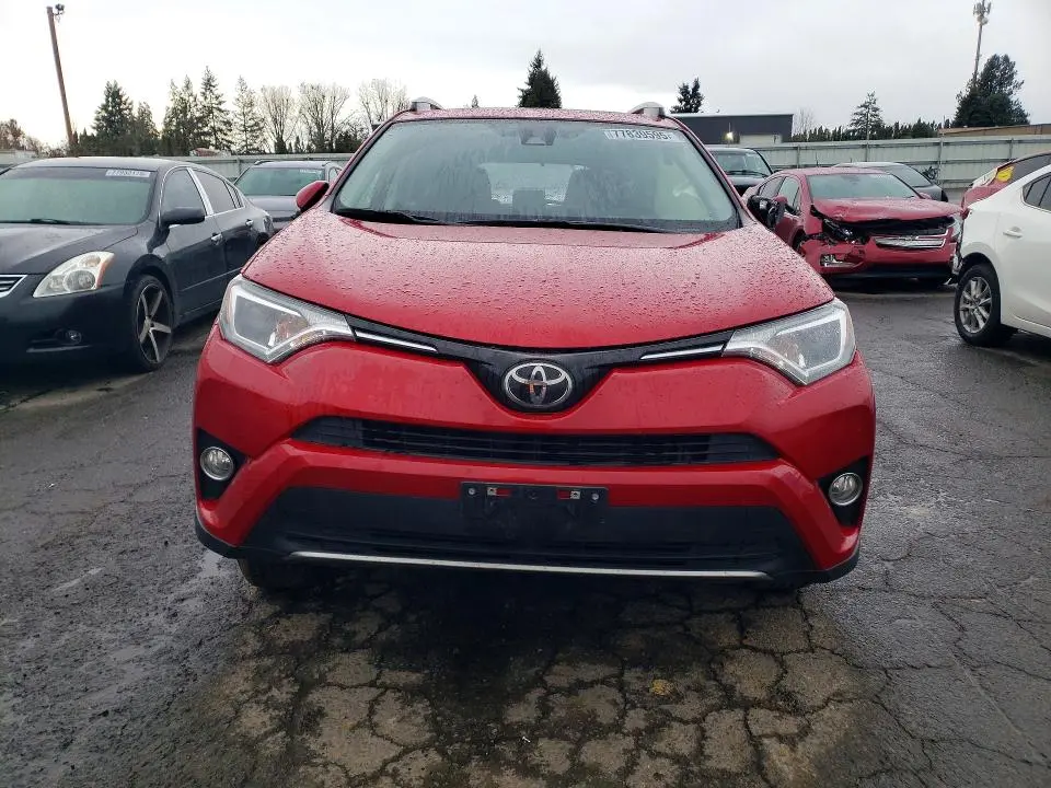 2017 TOYOTA RAV4 XLE  