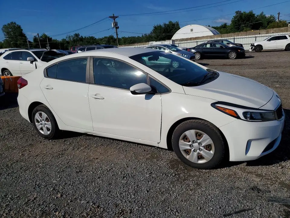 2018 KIA FORTE LX  