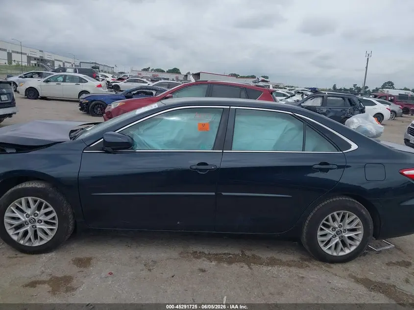 2016 TOYOTA CAMRY LE