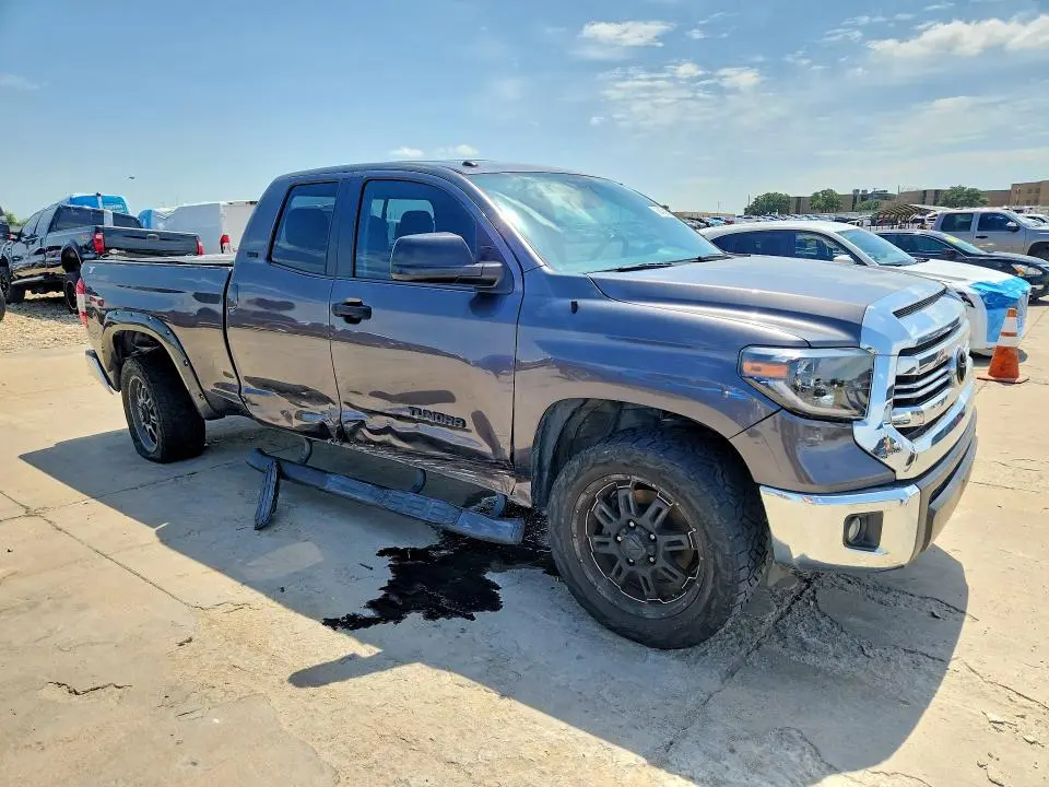 2017 TOYOTA TUNDRA SR5  