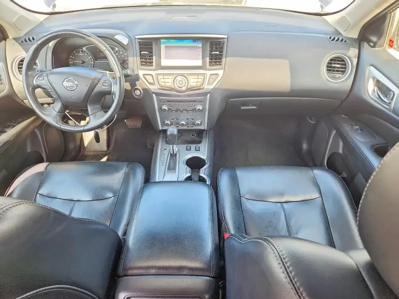 2017 NISSAN PATHFINDER SL  