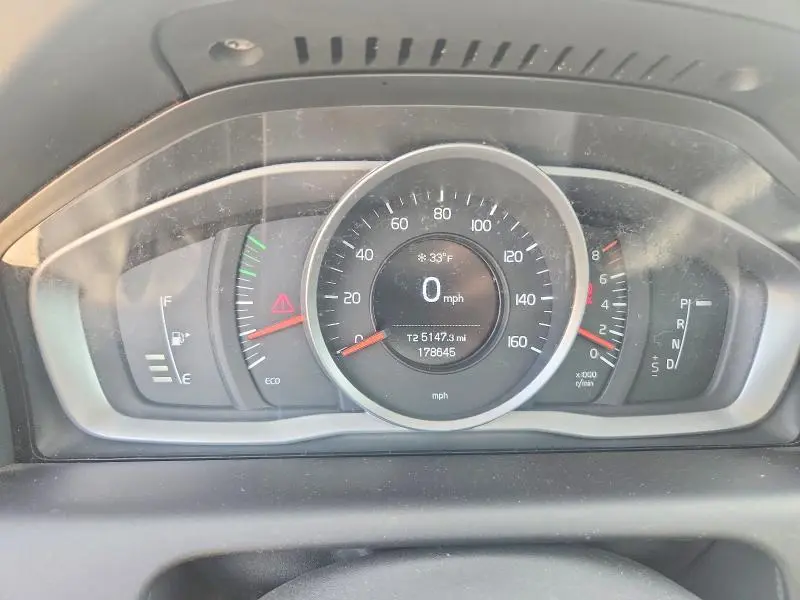 2016 VOLVO XC60 T5  
