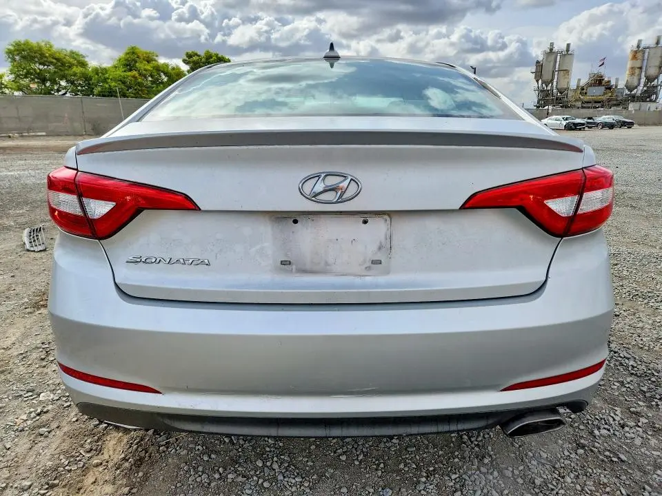 2015 HYUNDAI SONATA SE  