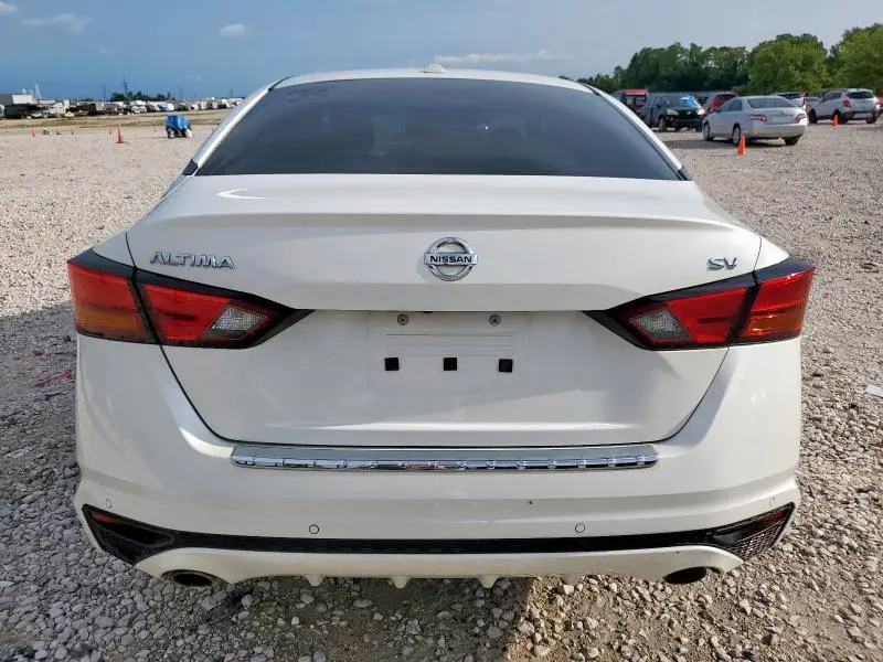 2022 NISSAN ALTIMA SV  