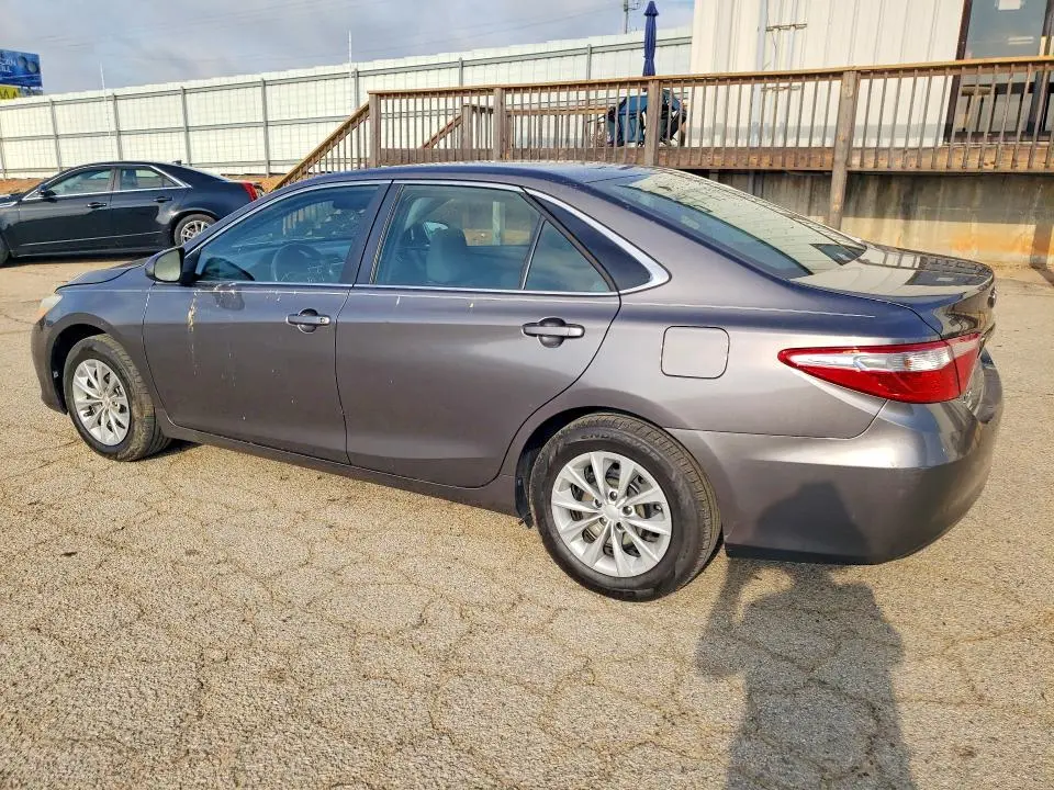 2016 TOYOTA CAMRY LE  