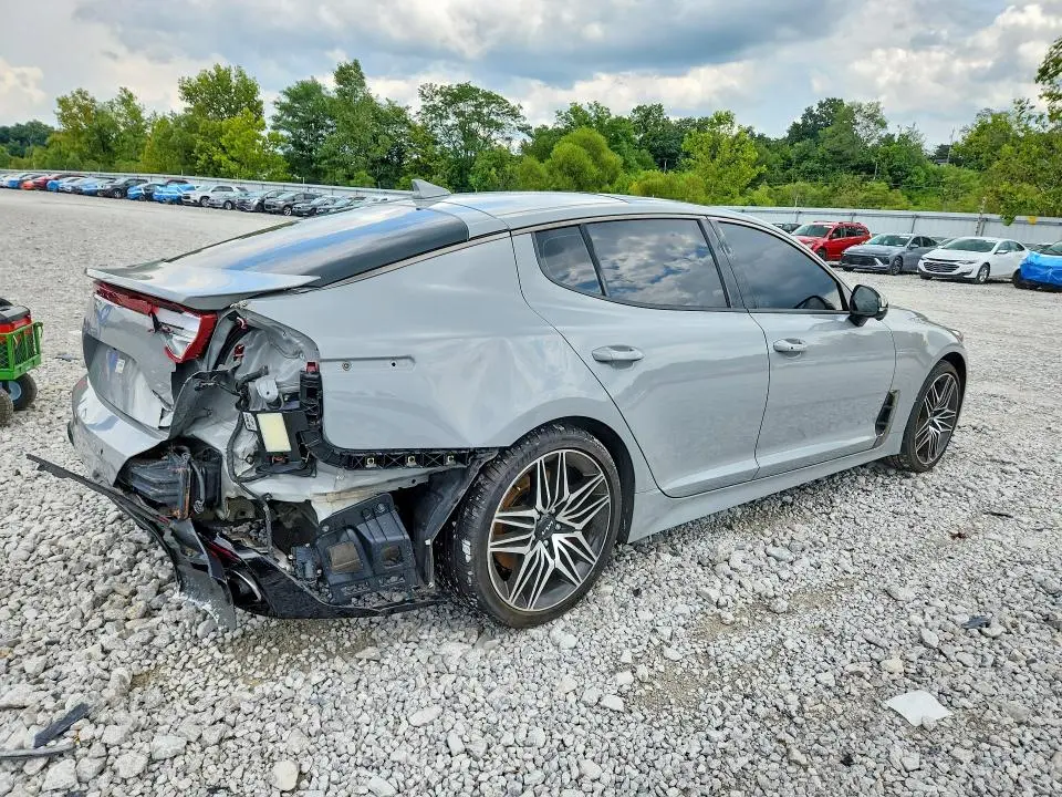 2023 KIA STINGER GT2  