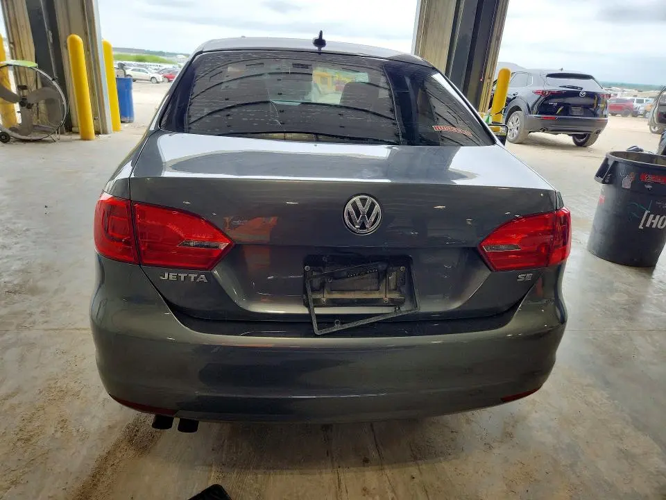 2014 VOLKSWAGEN JETTA SE  