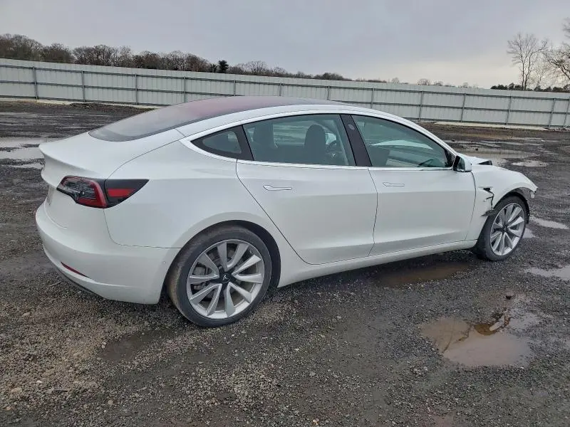 2018 TESLA MODEL 3   