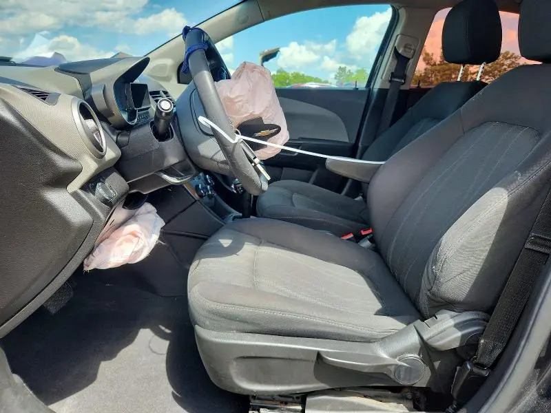 2015 CHEVROLET SONIC LT  