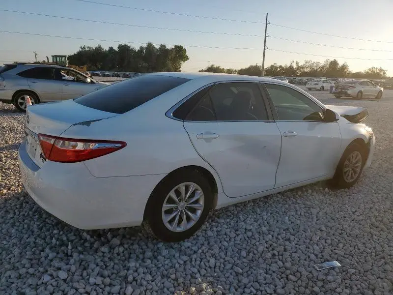 2015 TOYOTA CAMRY LE  
