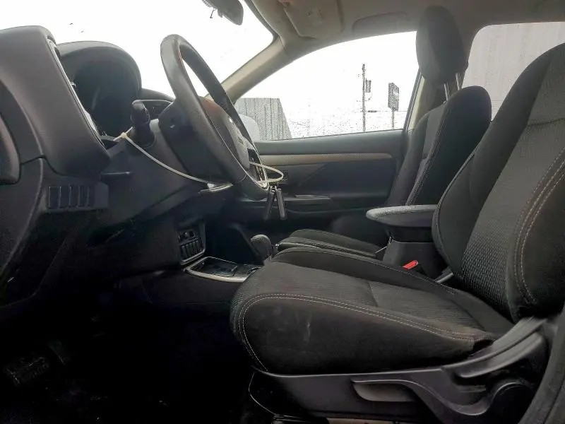 2018 MITSUBISHI OUTLANDER SE  