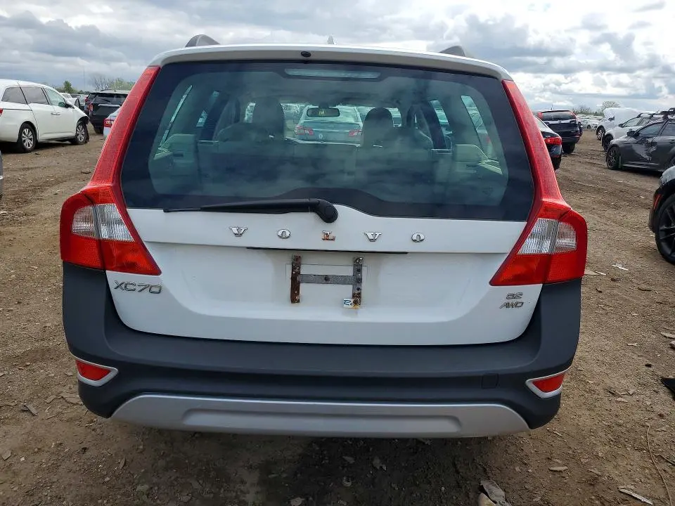 2010 VOLVO XC70 3.2  