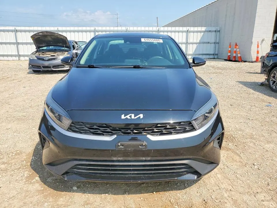 2022 KIA FORTE LXS  