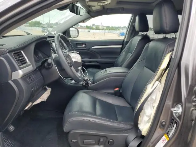 2019 TOYOTA HIGHLANDER SE  