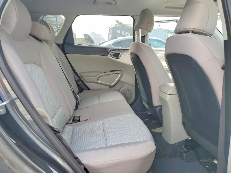 2022 KIA SOUL LX  