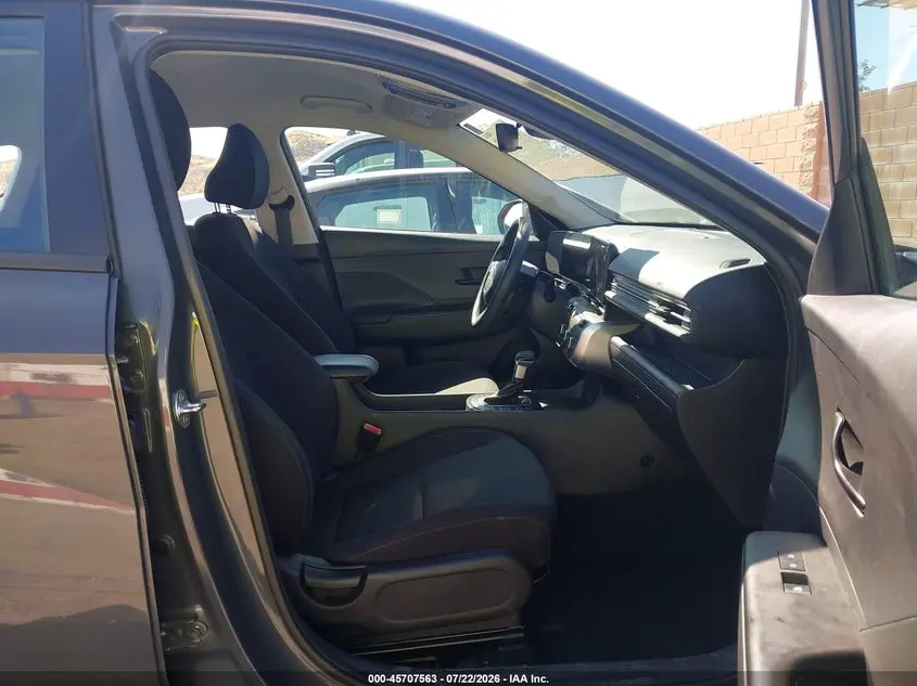2024 HYUNDAI KONA SE
