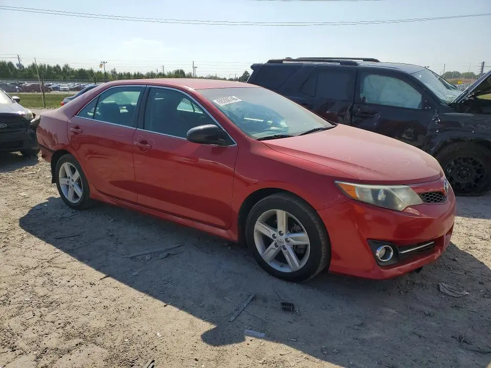 2013 TOYOTA CAMRY SE  