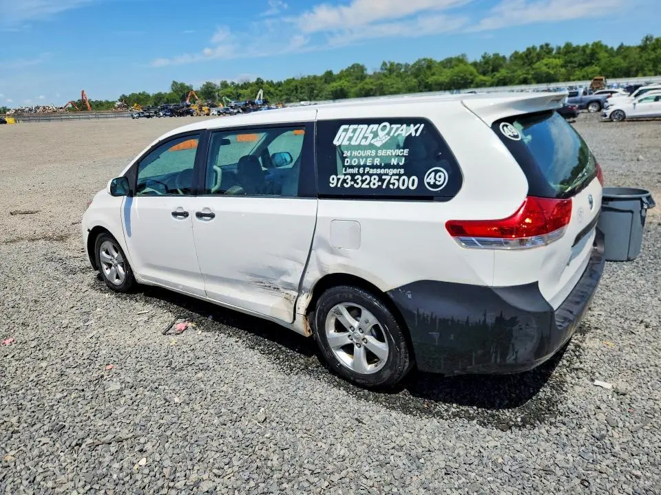 2014 TOYOTA SIENNA L 7-PASSENGER  