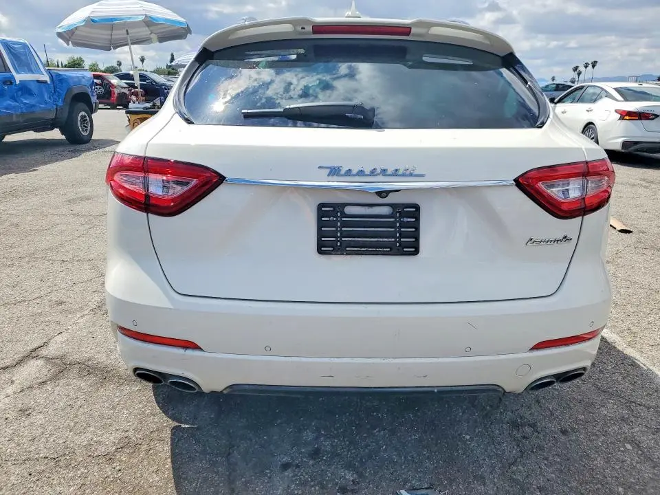 2017 MASERATI LEVANTE SPORT  