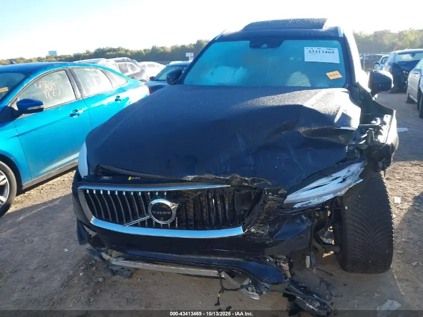 2022 VOLVO XC90 T6 MOMENTUM 7 PASSENGER