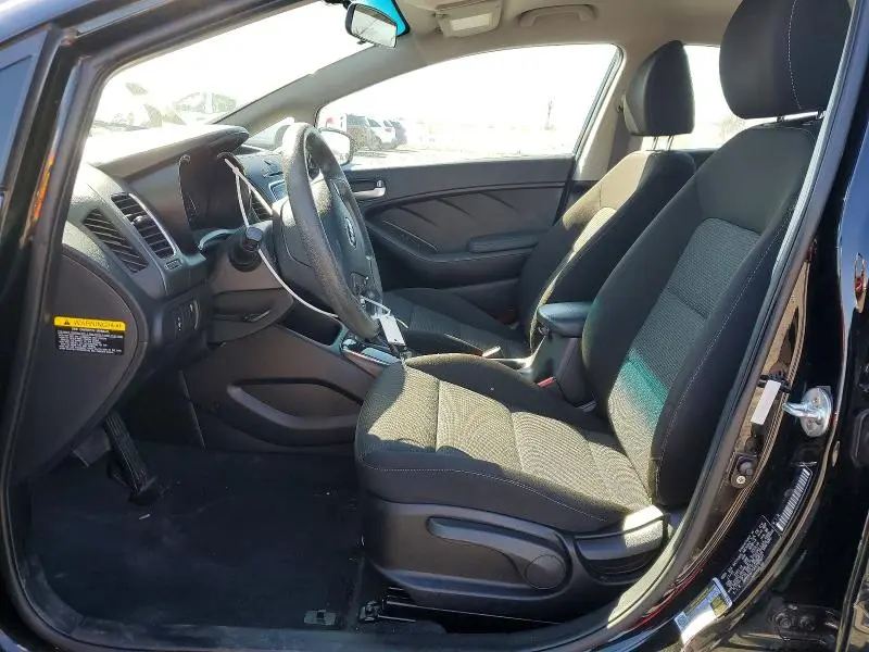 2017 KIA FORTE LX  