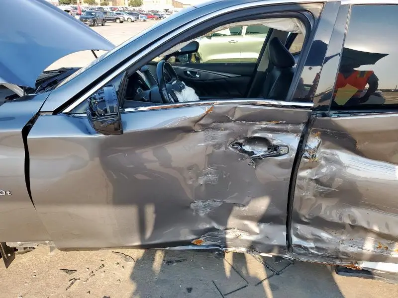 2018 INFINITI Q50 LUXE  