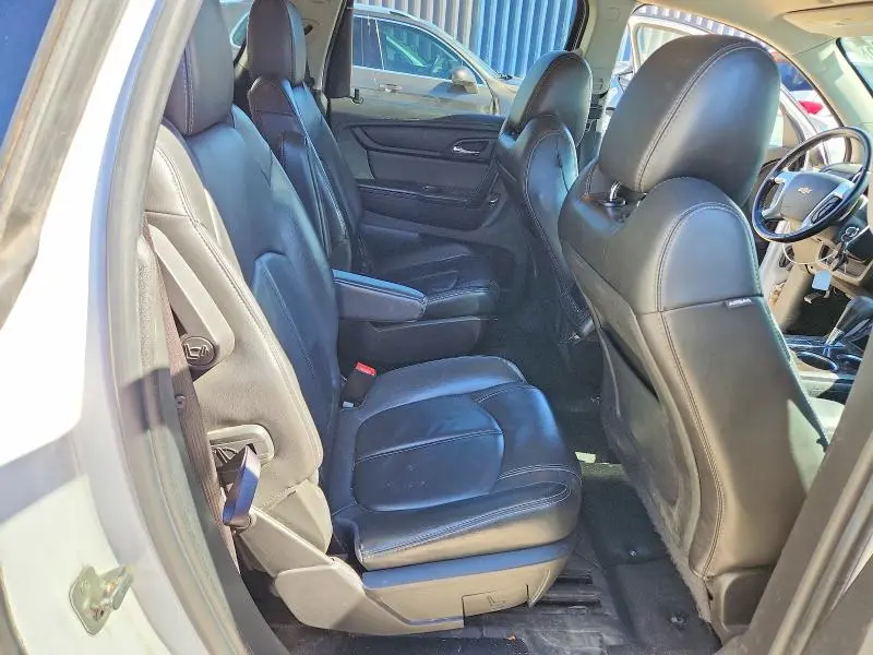 2016 CHEVROLET TRAVERSE LT  