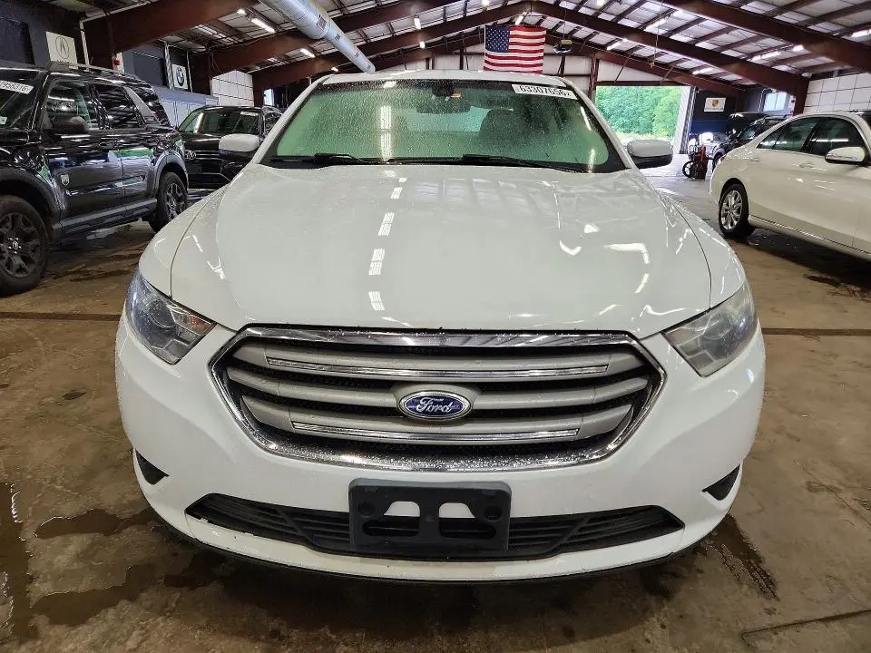2015 FORD TAURUS SEL  