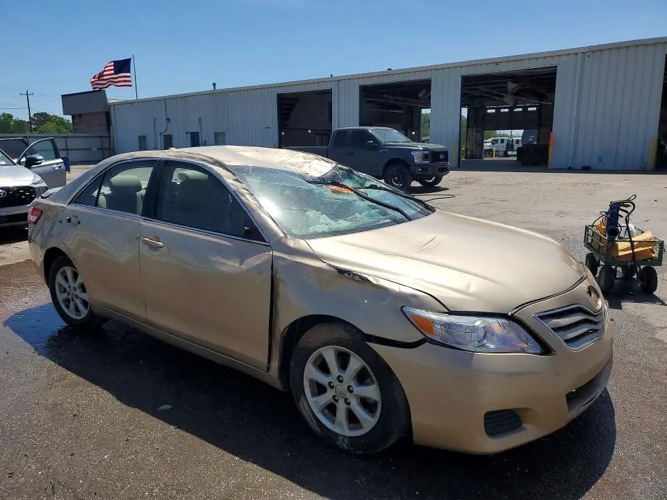2010 TOYOTA CAMRY LE  