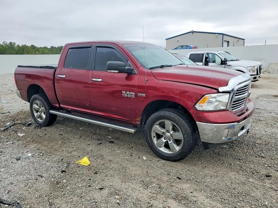 2016 RAM 1500 SLT  