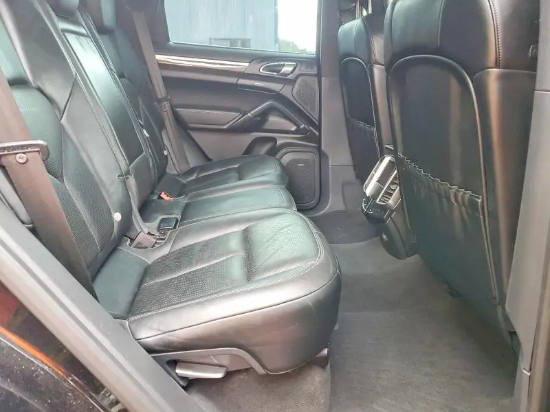 2013 PORSCHE CAYENNE   