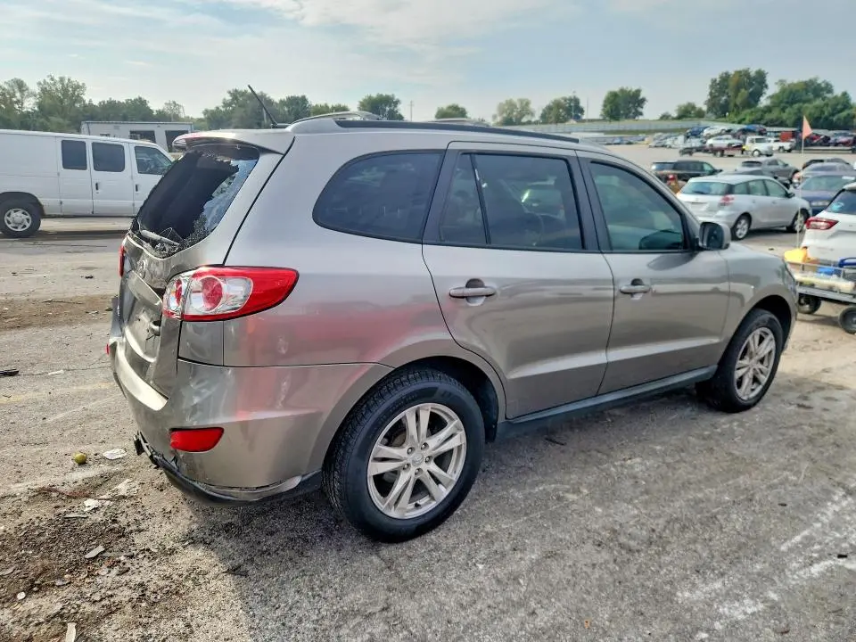 2012 HYUNDAI SANTA FE SE  