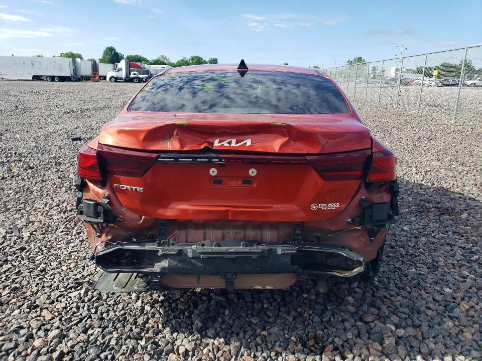 2022 KIA FORTE LXS  