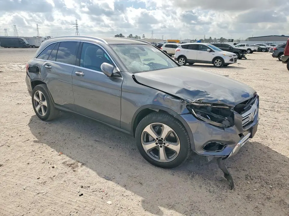 2019 MERCEDES-BENZ GLC 300  