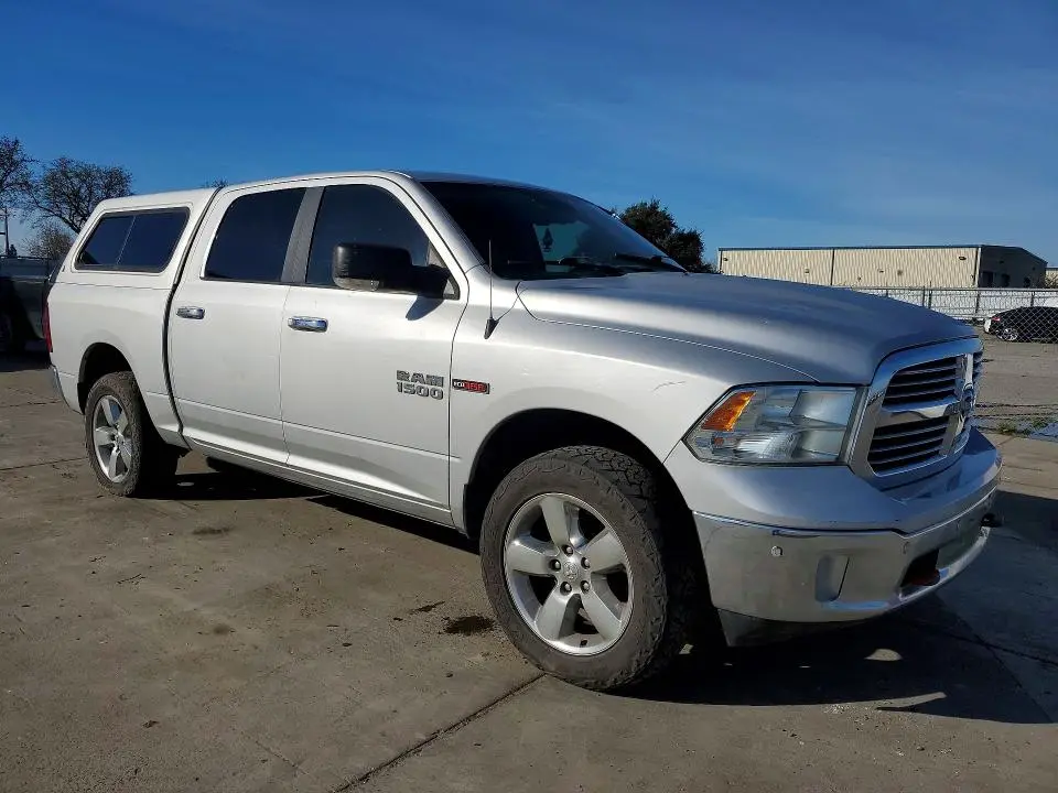 2017 RAM 1500 SLT  
