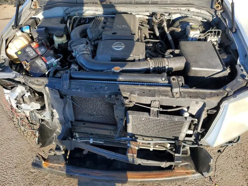 2011 NISSAN PATHFINDER S  