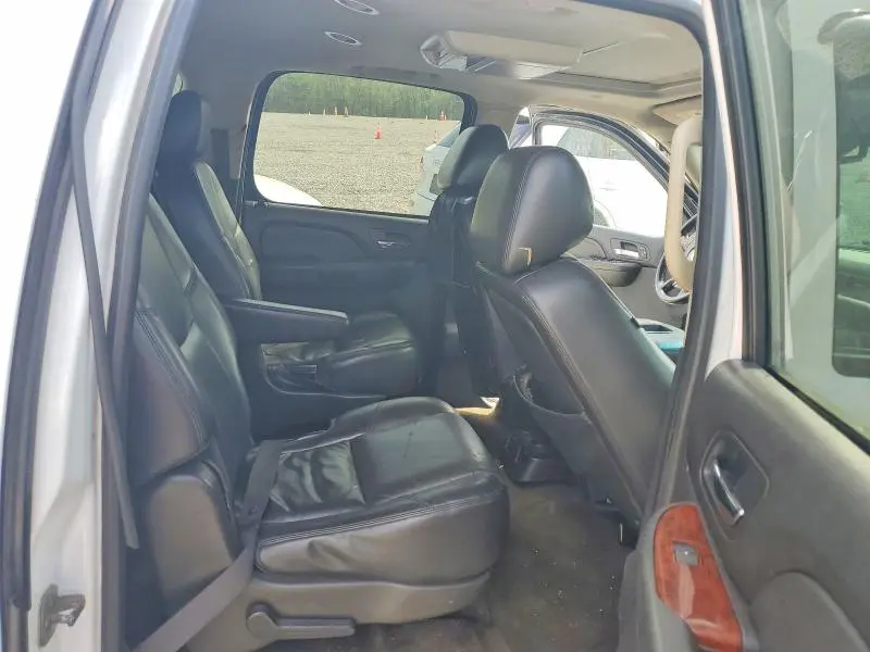 2012 CHEVROLET SUBURBAN K1500 LTZ  