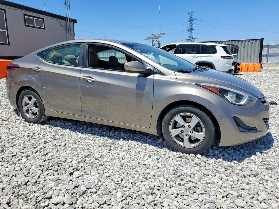 2015 HYUNDAI ELANTRA SE  