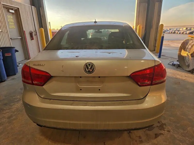 2014 VOLKSWAGEN PASSAT S  