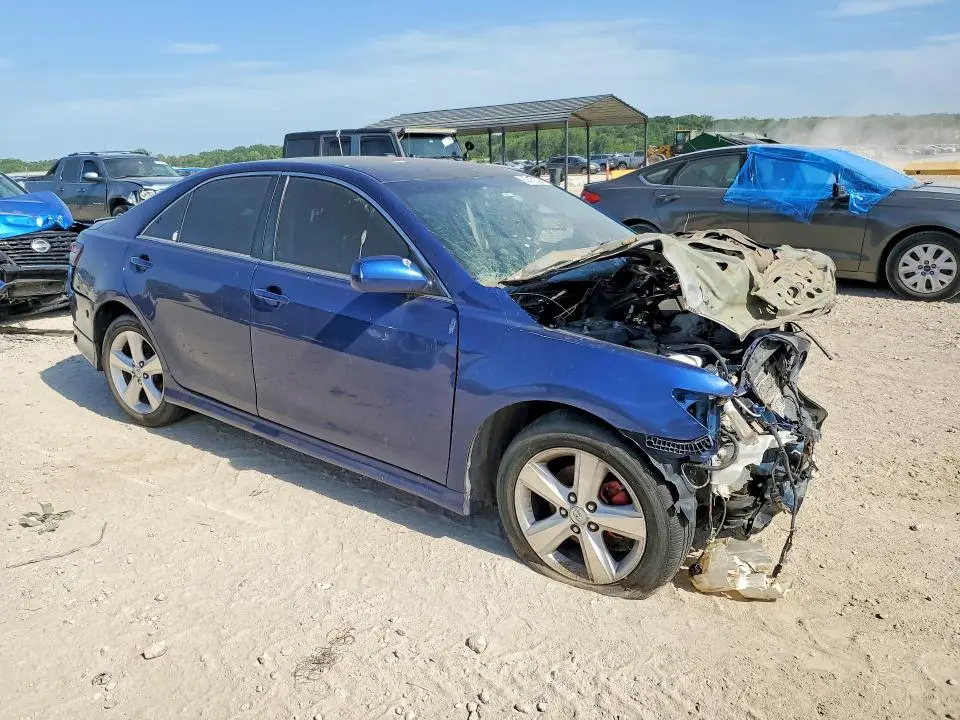 2011 TOYOTA CAMRY SE  