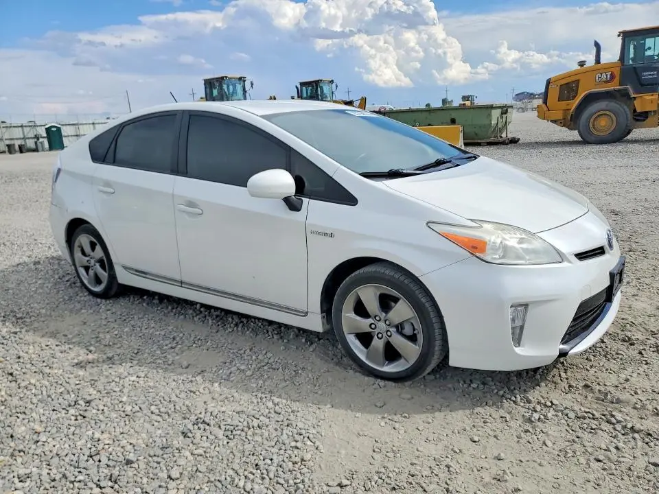 2013 TOYOTA PRIUS PERSONA SERIES SE  
