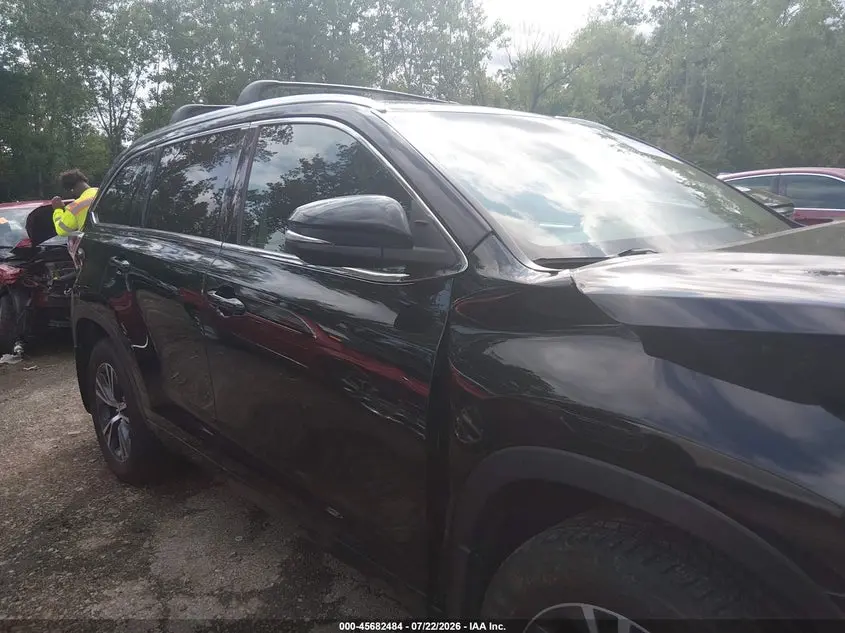 2016 TOYOTA HIGHLANDER XLE V6