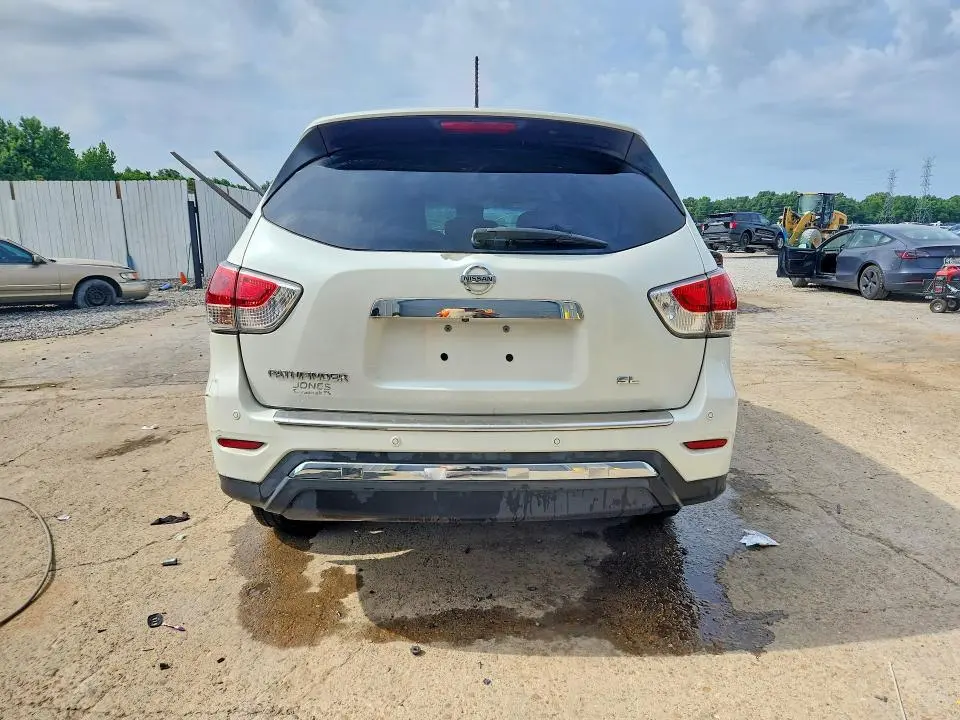 2015 NISSAN PATHFINDER SL  