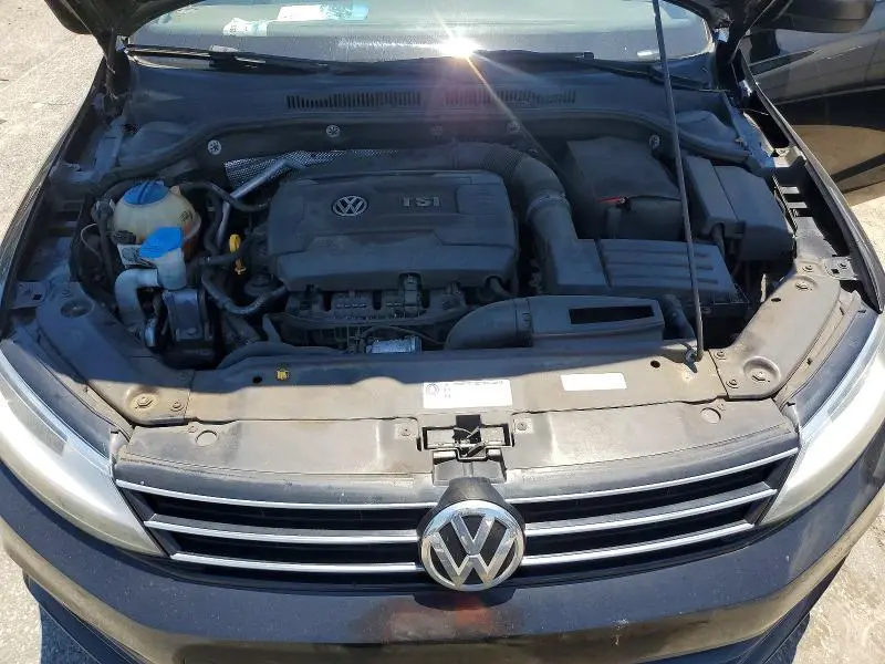 2016 VOLKSWAGEN JETTA SPORT  