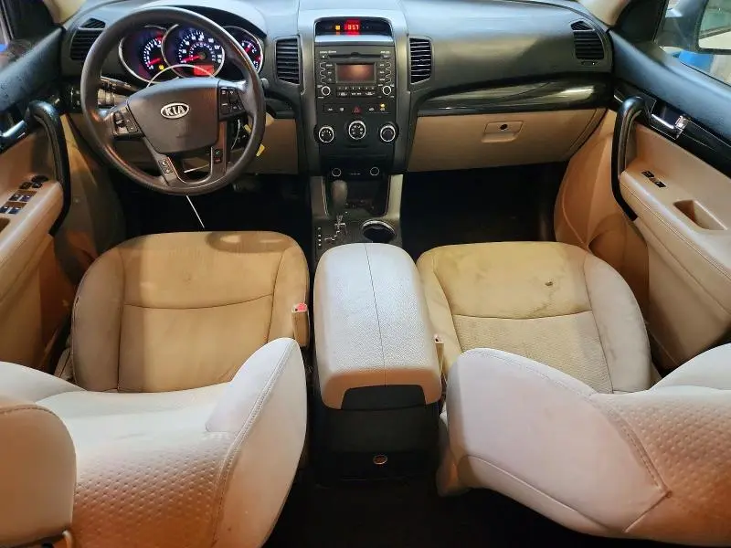 2013 KIA SORENTO LX  