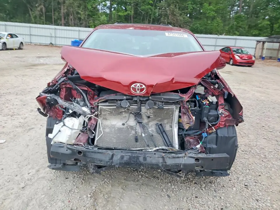 2013 TOYOTA SIENNA LE  