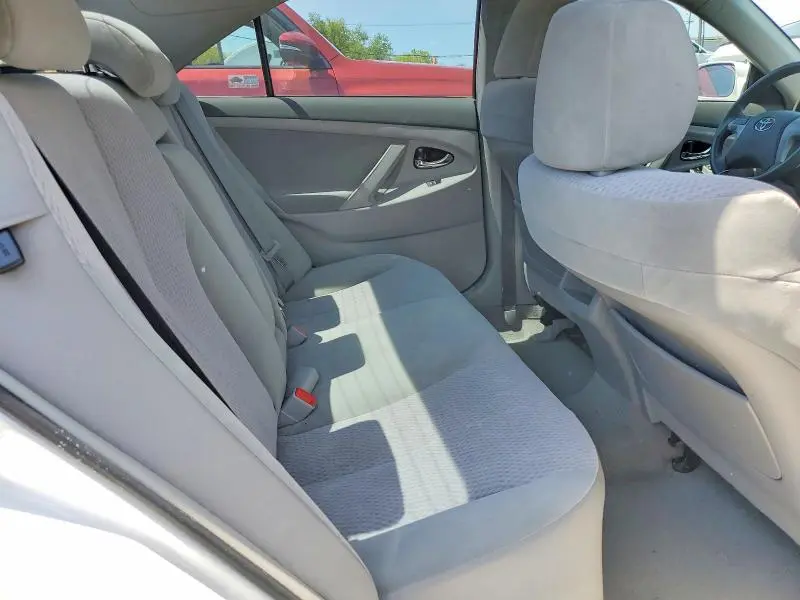2011 TOYOTA CAMRY LE  
