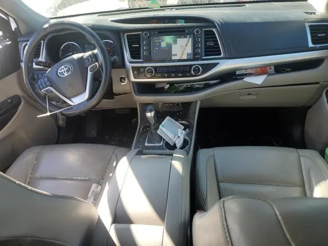 2019 TOYOTA HIGHLANDER SE  