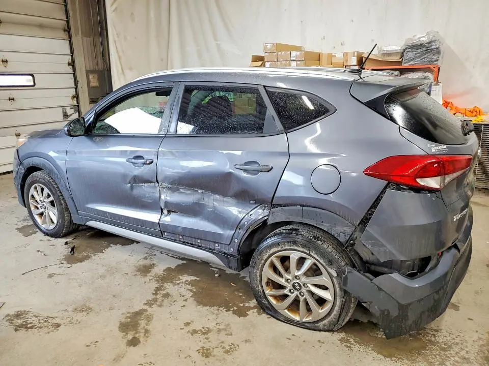 2017 HYUNDAI TUCSON SE  
